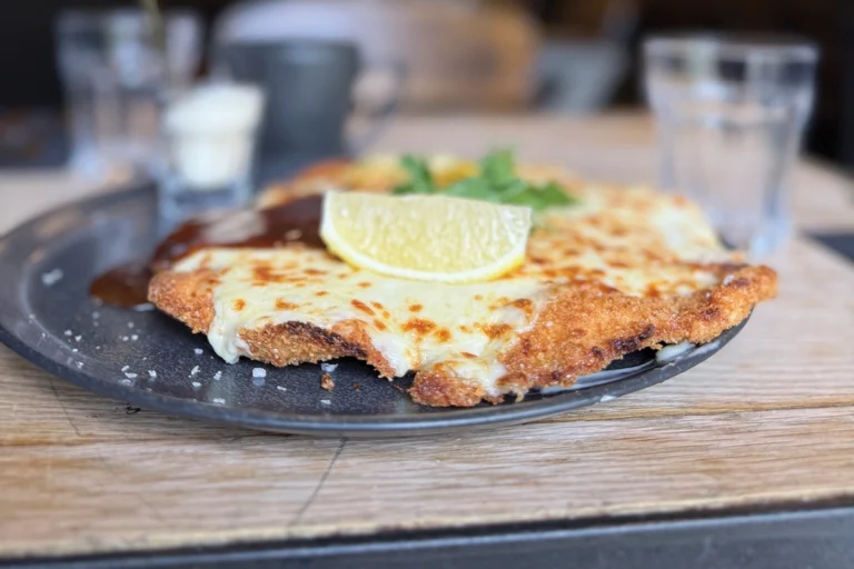 The Chicken Parmi That Won Our Hearts – Schnitzel Heaven Takes the Crown